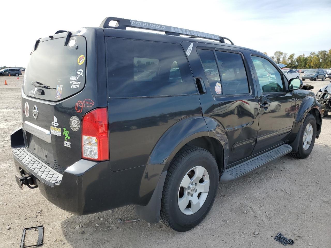 Obraz 3 z 2005 NISSAN PATHFINDER LE 2005 z VIN 5N1AR18U45C782960