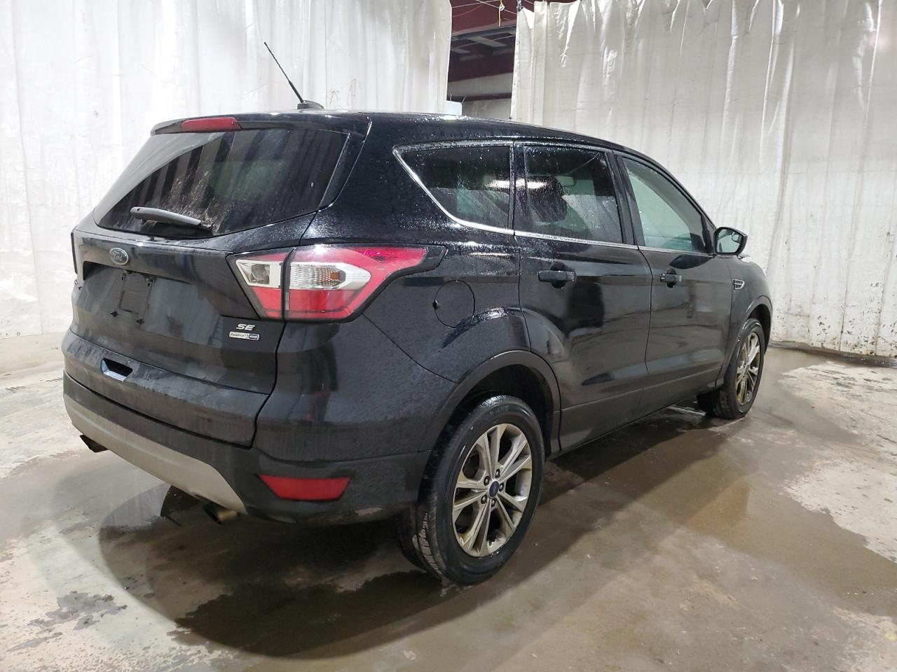 Изображение 3 2017 FORD ESCAPE SE 2017 с VIN 1FMCU9GD3HUC70922