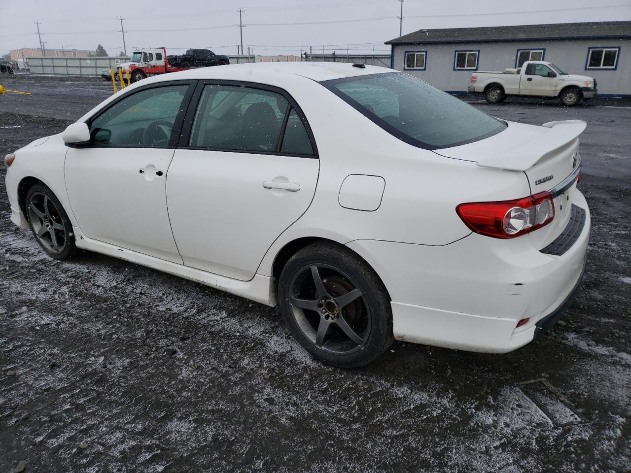 Image 2 of 2012 TOYOTA COROLLA BASE 2012 with VIN 2T1BU4EE3CC909062