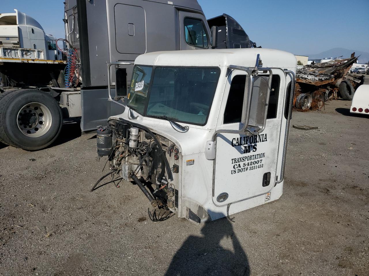 Изображение 2 2010 PETERBILT 335  2010 с VIN 2NPLHN7X2AM795183
