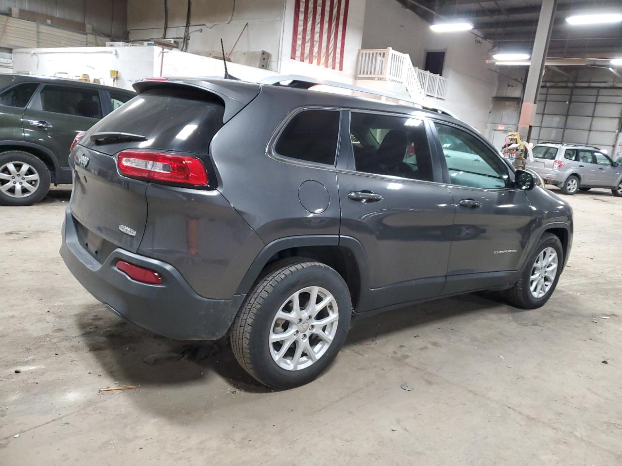 Изображение 3 2017 JEEP CHEROKEE LATITUDE 2017 с VIN 1C4PJLCB3HW626452