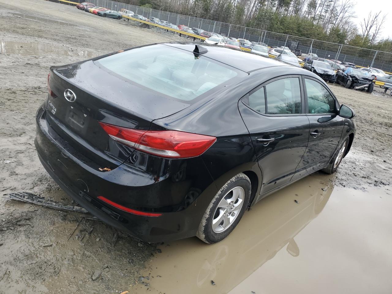 Image 3 of 2017 HYUNDAI ELANTRA SE 2017 with VIN KMHD74LF5HU078262