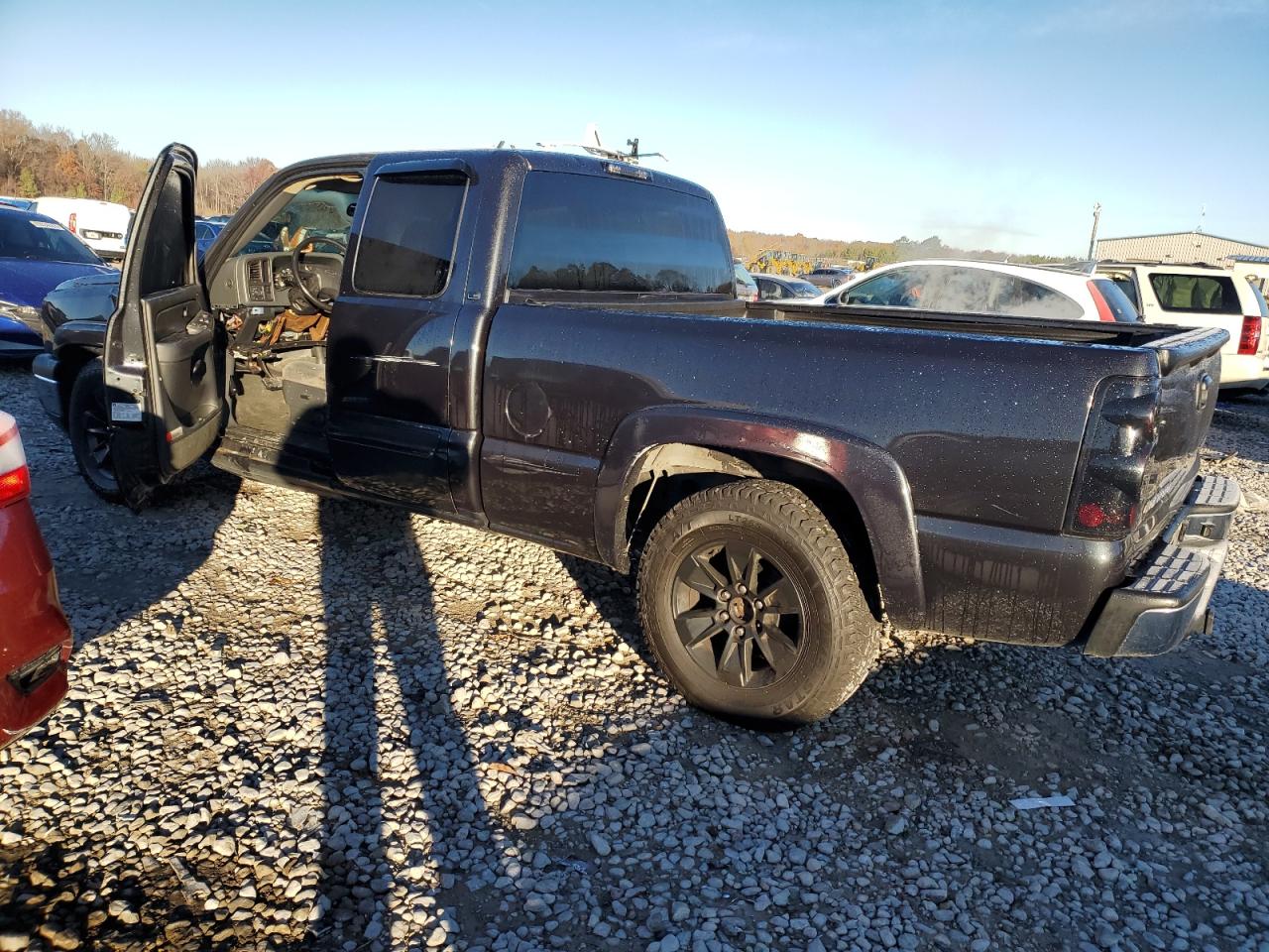 Image 2 of 2005 CHEVROLET SILVERADO C1500 2005 with VIN 2GCEC19T951346429