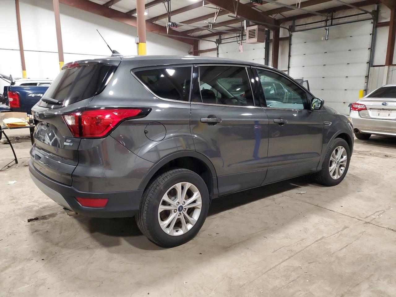 Image 3 of 2019 FORD ESCAPE SE 2019 with VIN 1FMCU9GD0KUC51073