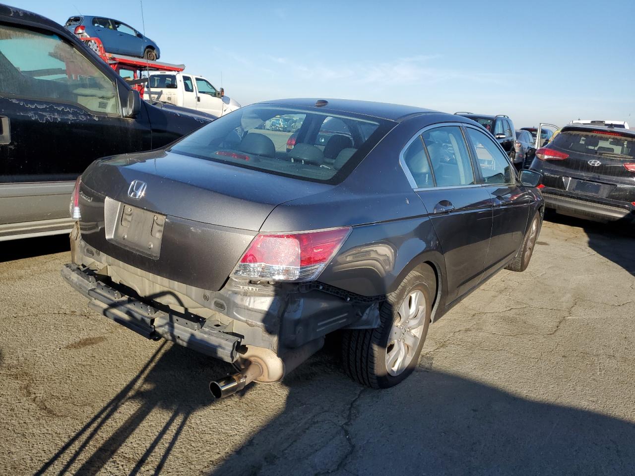 Image 3 of Honda Accord Exl 2008 with VIN 1HGCP26838A134087