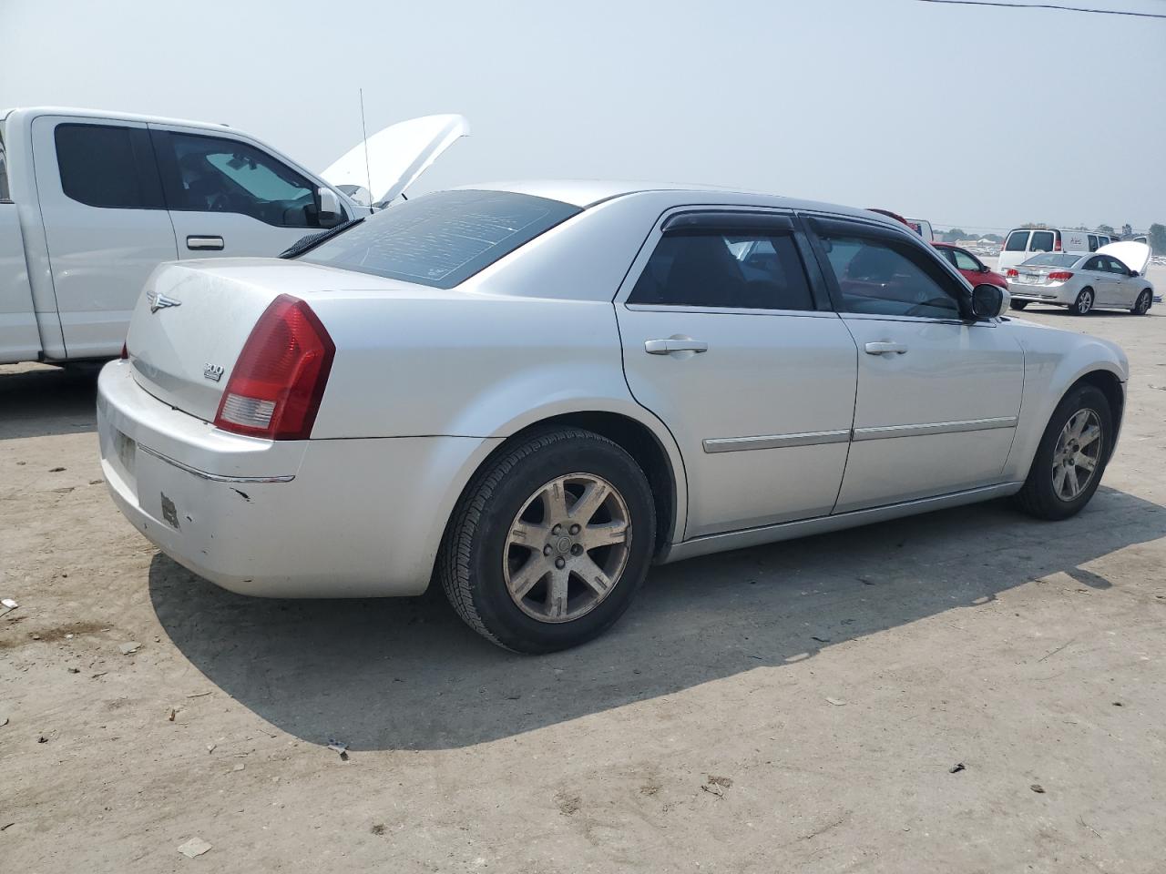 Image 3 of 2007 CHRYSLER 300 TOURING 2007 with VIN 2C3KA53GX7H674954