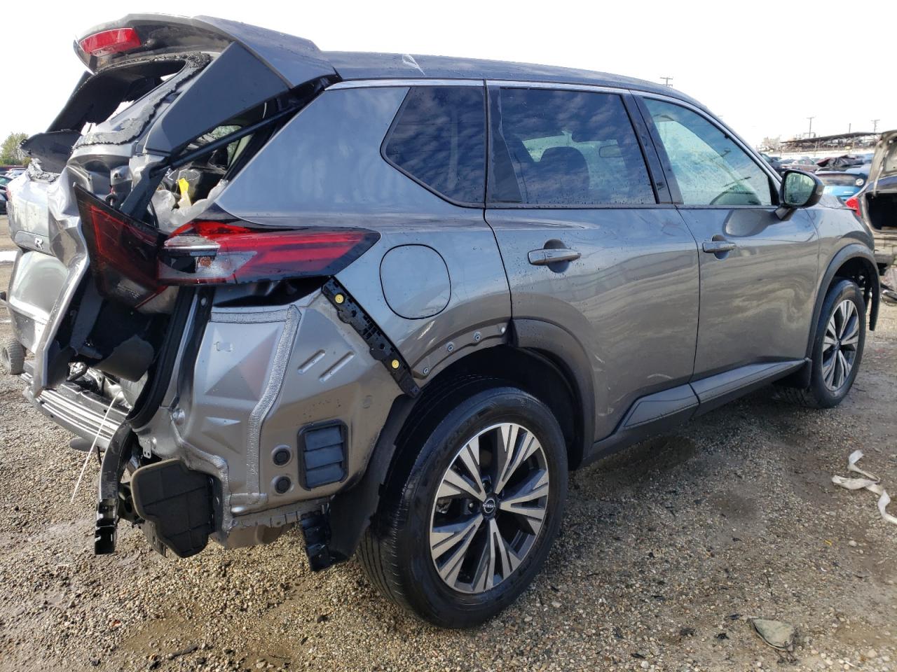 Obraz 3 z 2022 NISSAN ROGUE SV 2022 z VIN 5N1BT3BA1NC685683