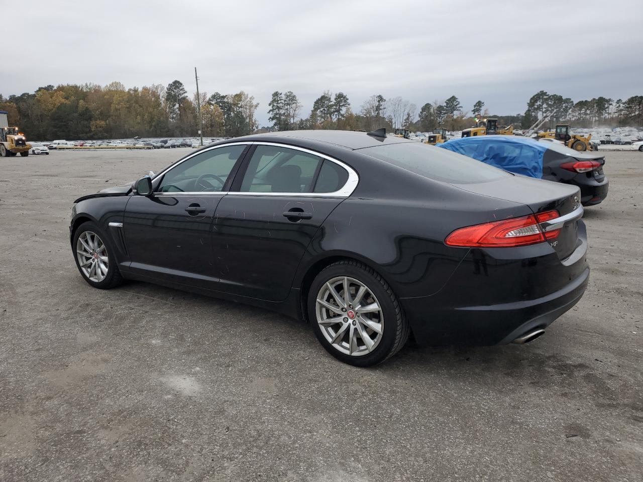 Изображение 2 2015 JAGUAR XF 2.0T PREMIUM 2015 с VIN SAJWA0FSXFPU66696