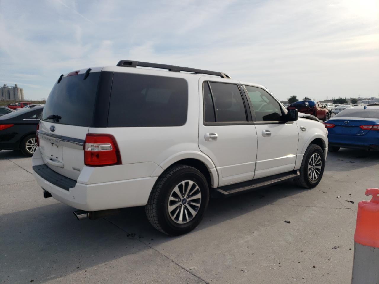 Obraz 3 z 2017 FORD EXPEDITION XLT 2017 z VIN 1FMJU1JT1HEA41125