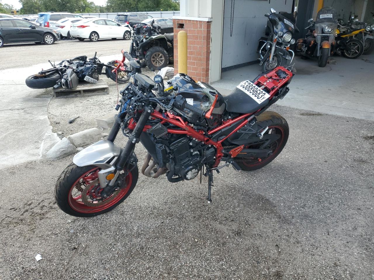Изображение 2 2023 KAWASAKI ZR900 F 2023 с VIN ML5ZRDF13PDA57538