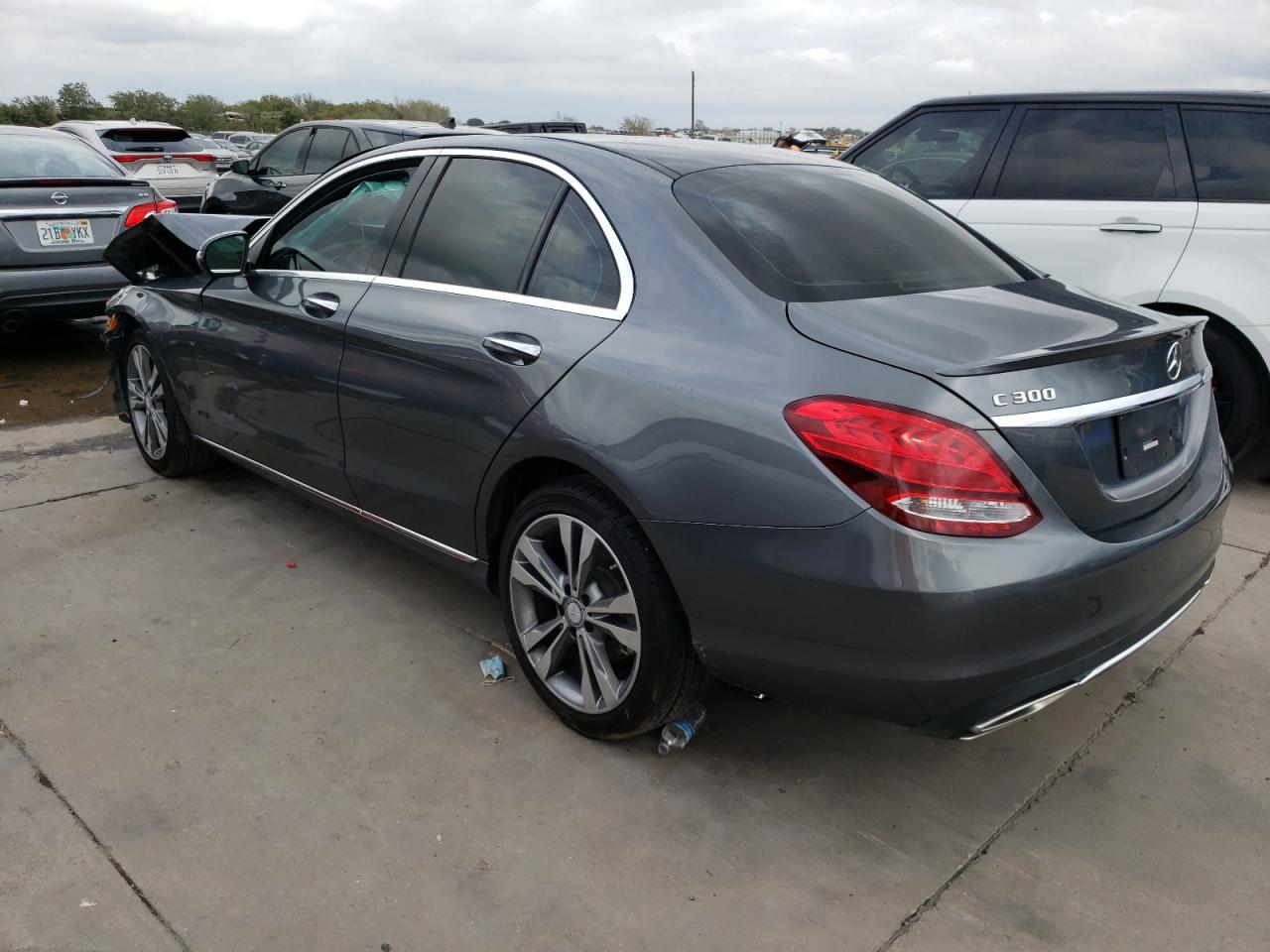 Obraz 2 z 2017 MERCEDES-BENZ C 300 2017 z VIN 55SWF4JB9HU188576