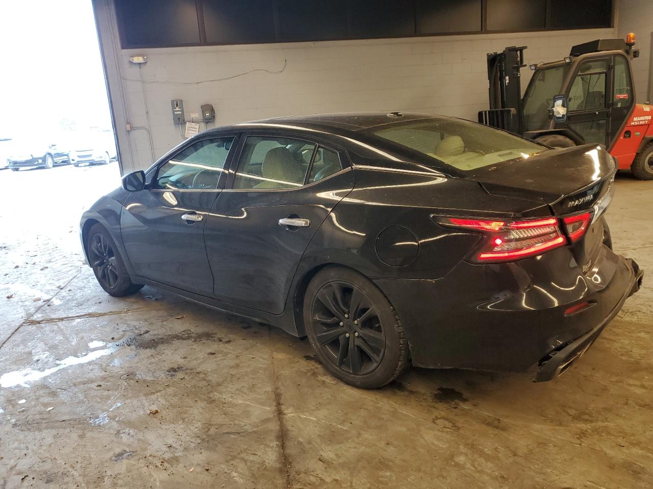 Image 2 of 2020 NISSAN MAXIMA SL 2020 with VIN 1N4AA6DV8LC373984