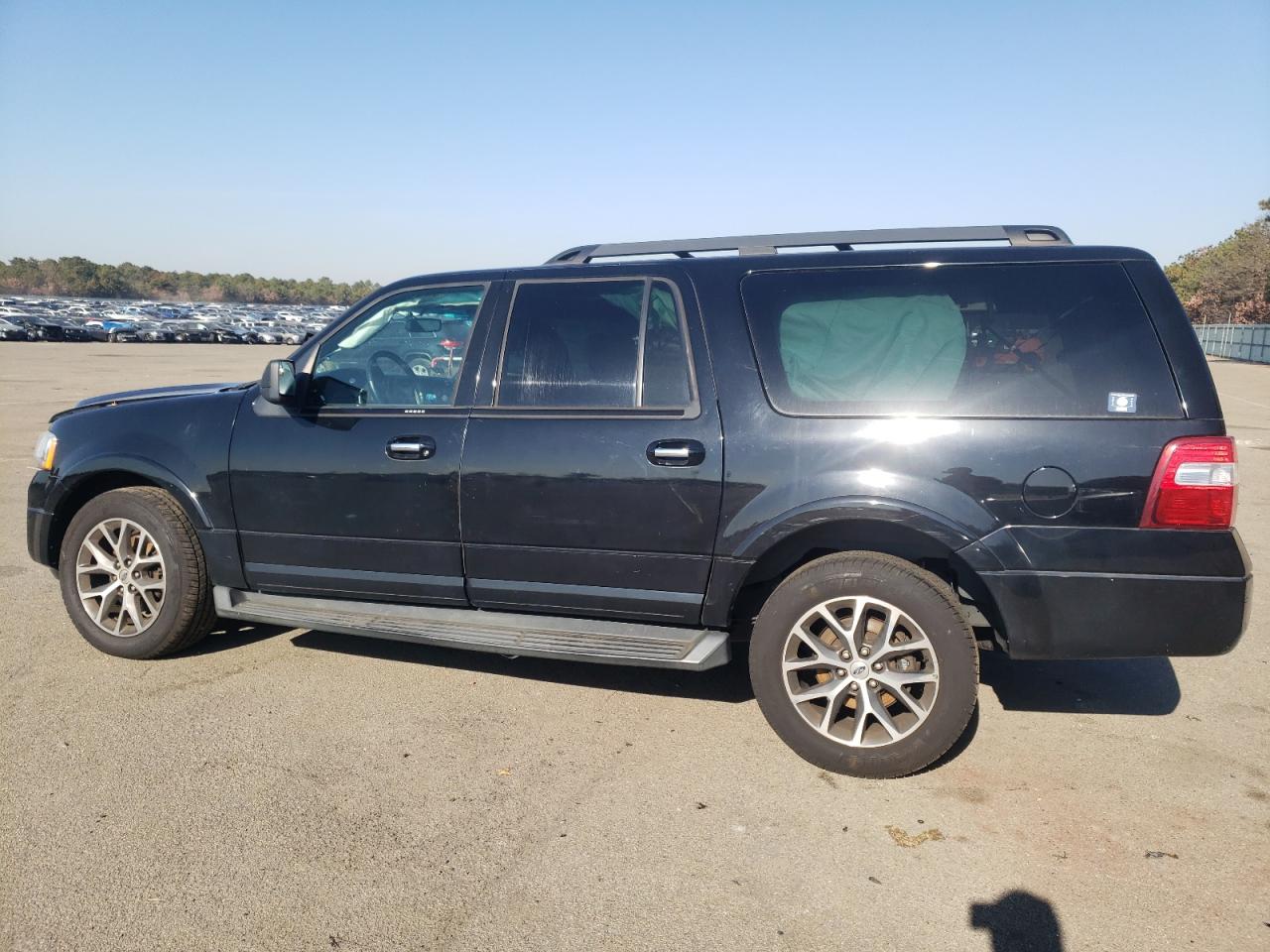 Image 2 of 2016 FORD EXPEDITION EL XLT 2016 with VIN 1FMJK1JT6GEF32326
