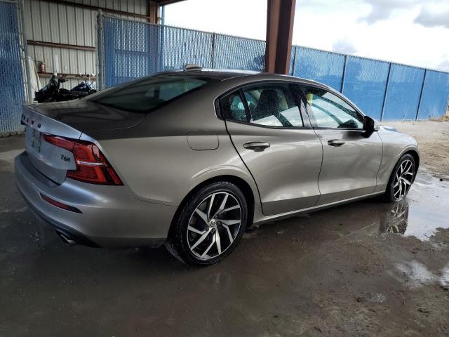 Obraz 3 z 2019 VOLVO S60 T6 MOMENTUM 2019 z VIN 7JRA22TK1KG009647