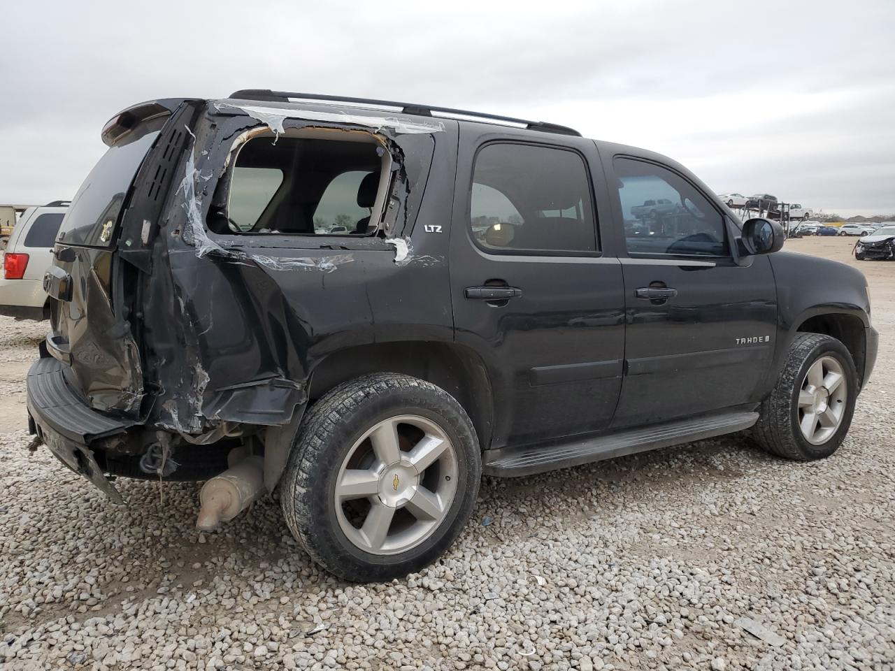 Obraz 3 z 2007 CHEVROLET TAHOE K1500 2007 z VIN 1GNFK13097R190187