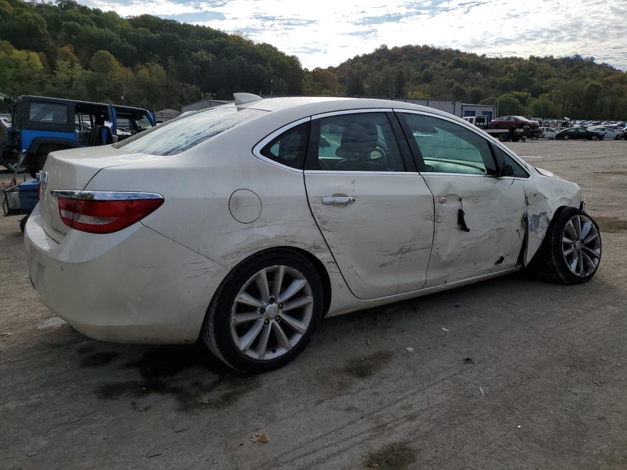 Изображение 3 2015 BUICK VERANO  2015 с VIN 1G4PS5SK8F4131291