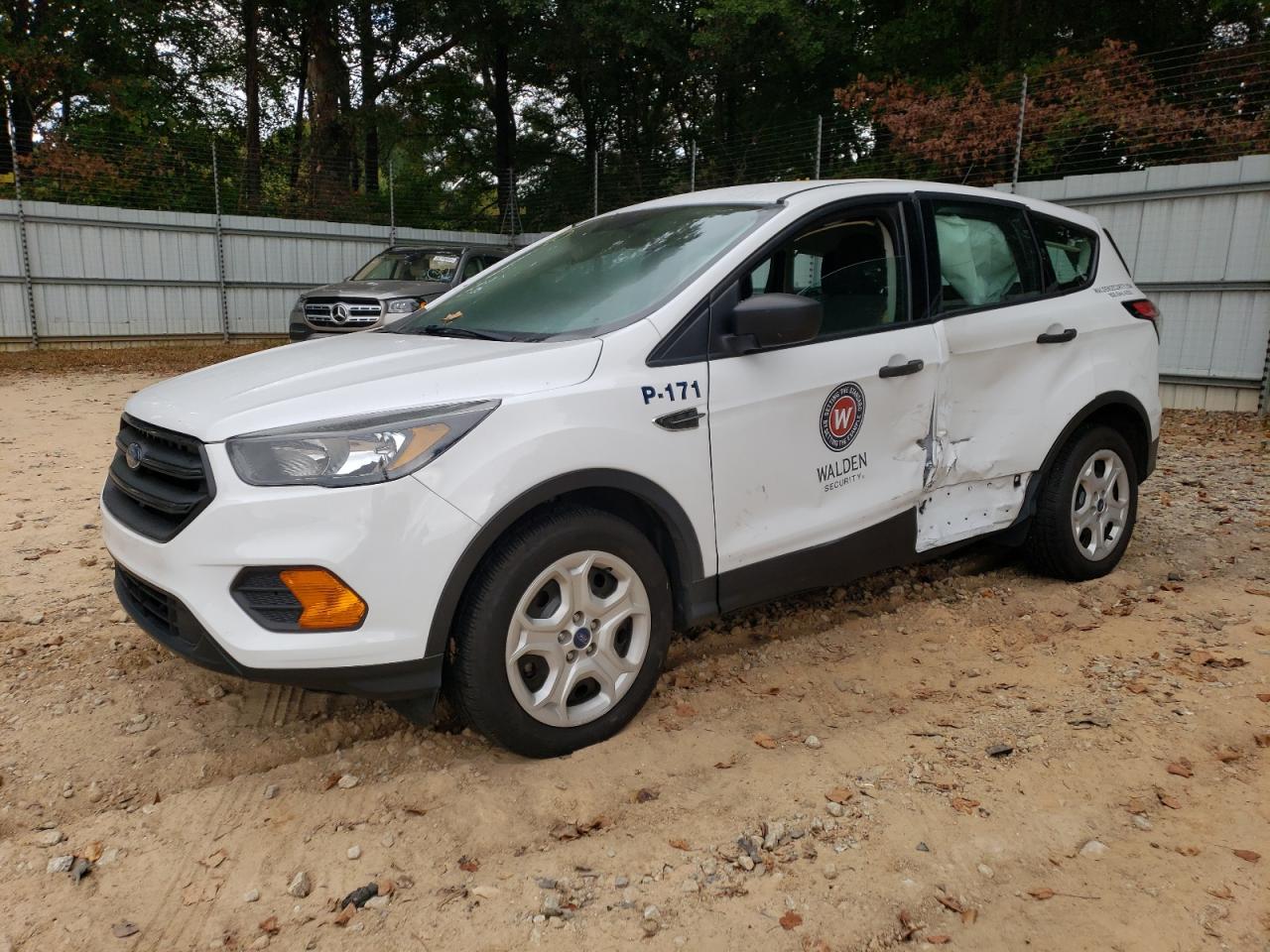 Obraz 1 z 2018 FORD ESCAPE S 2018 z VIN 1FMCU0F72JUB86202