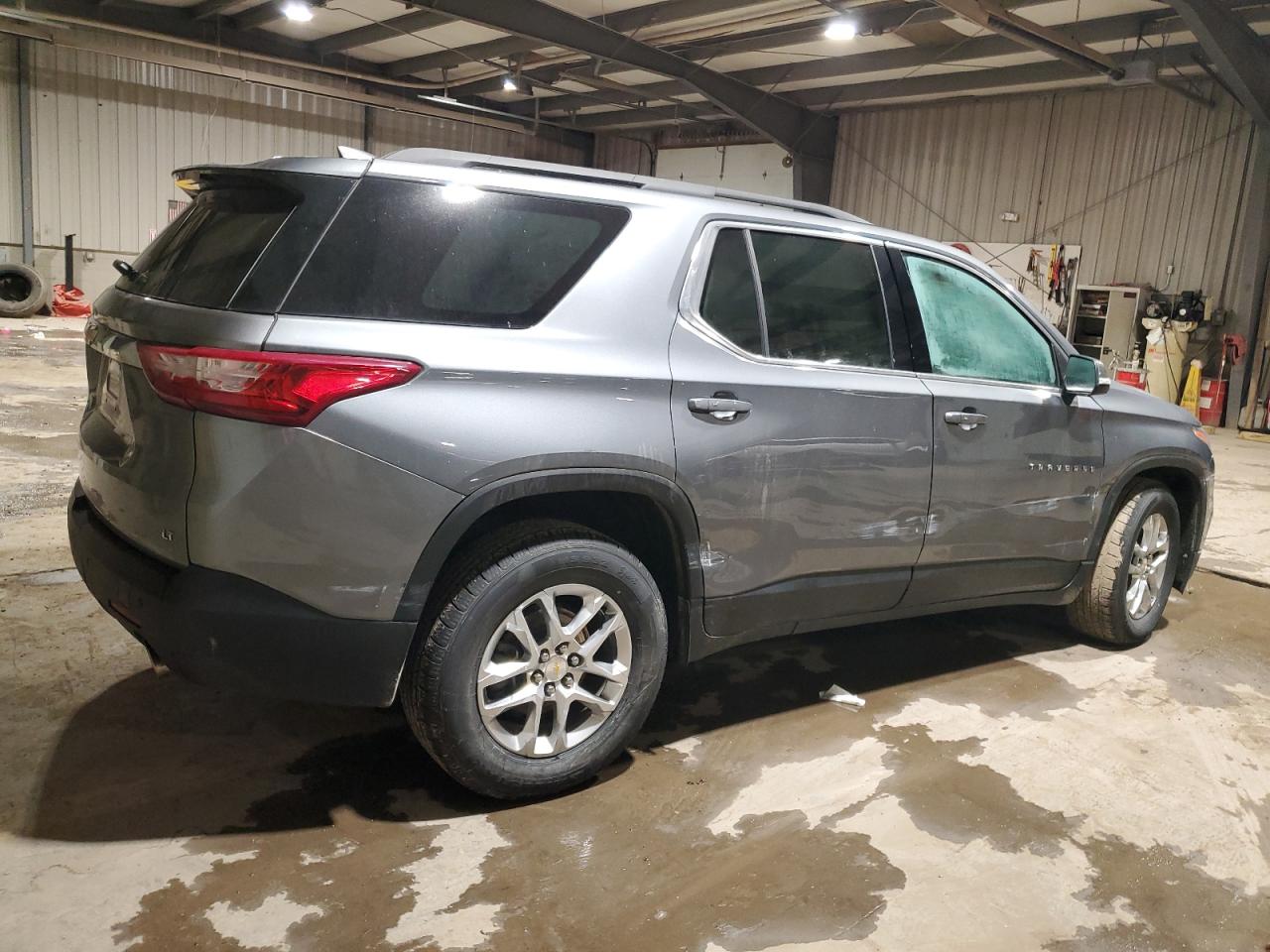 Obraz 3 z 2021 CHEVROLET TRAVERSE LT 2021 z VIN 1GNEVHKW1MJ221668