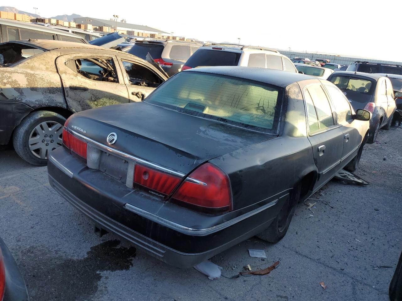 Изображение 3 2000 MERCURY GRAND MARQUIS GS 2000 с VIN 2MEFM74W3YX656145