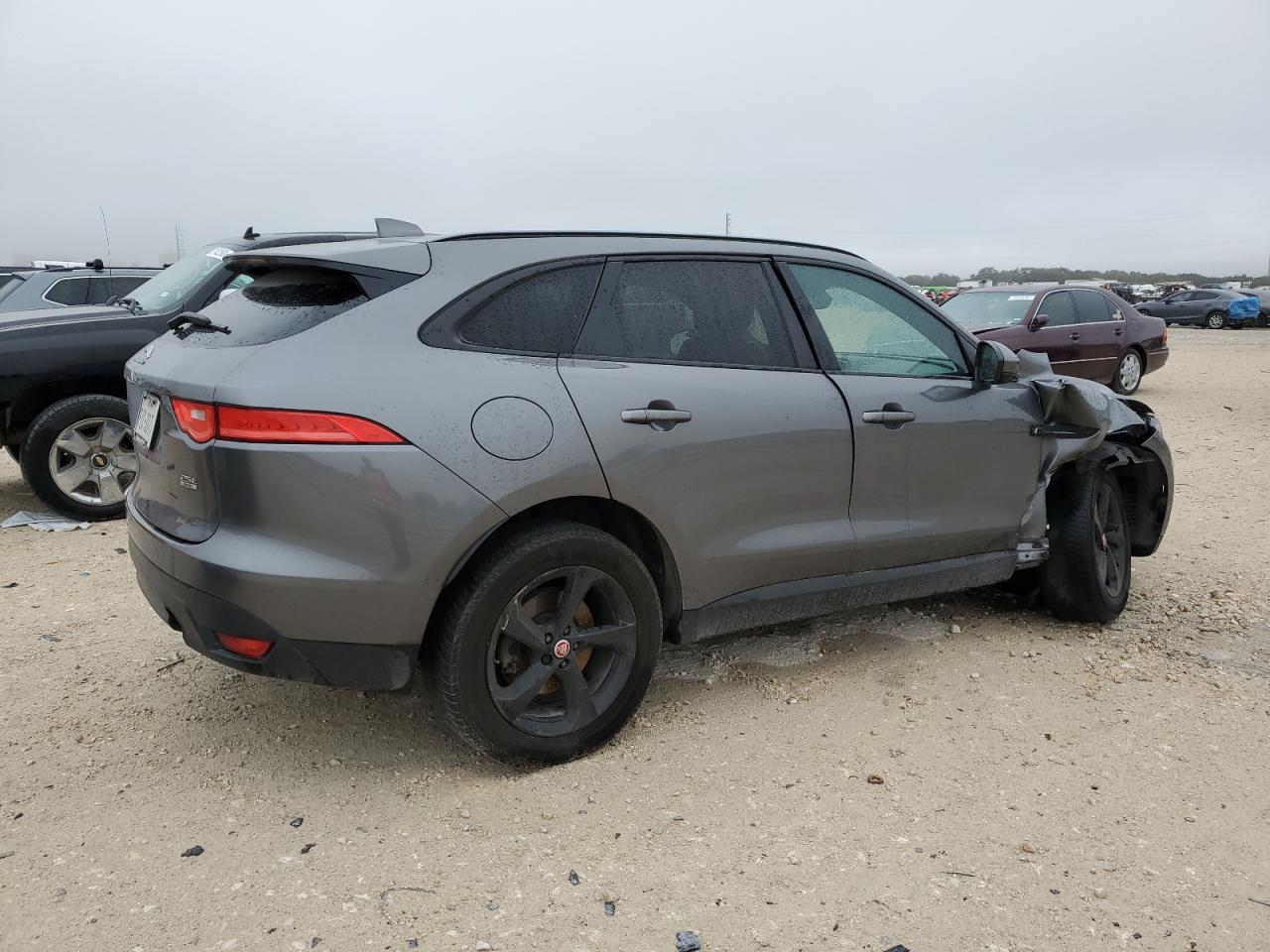 Image 3 of 2018 JAGUAR F-PACE PREMIUM 2018 with VIN SADCJ2FX2JA325369