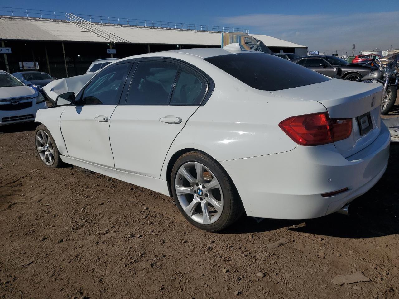 Obraz 2 z 2015 BMW 320 I 2015 z VIN WBA3B1G5XFNT06145