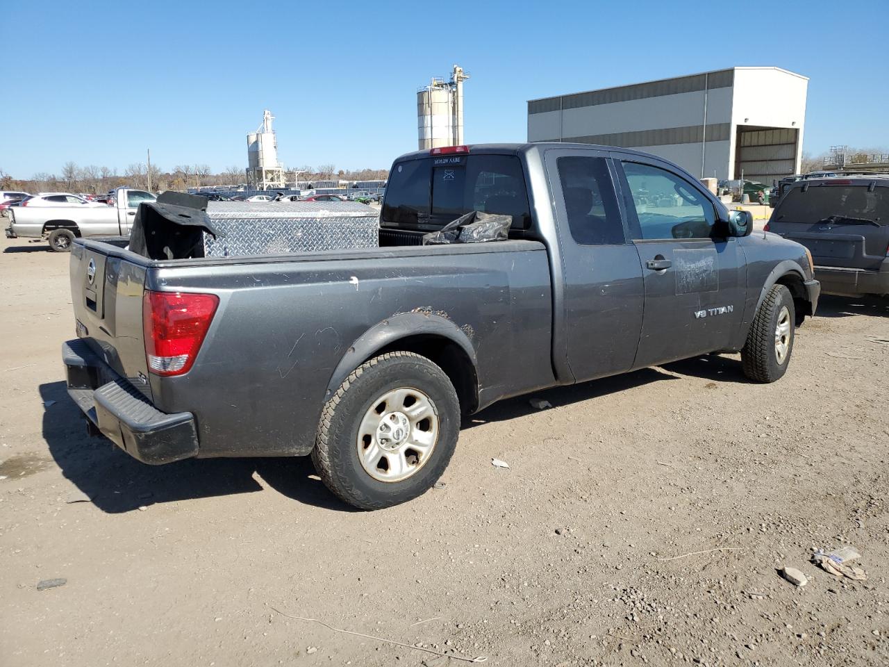 Obraz 3 z 2005 NISSAN TITAN XE 2005 z VIN 1N6BA06A95N558877