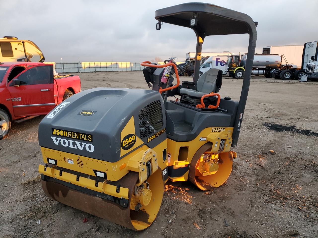 Изображение 2 2021 VOLVO ALL OTHER 2021 с VIN VCE0D35BJ0S273480