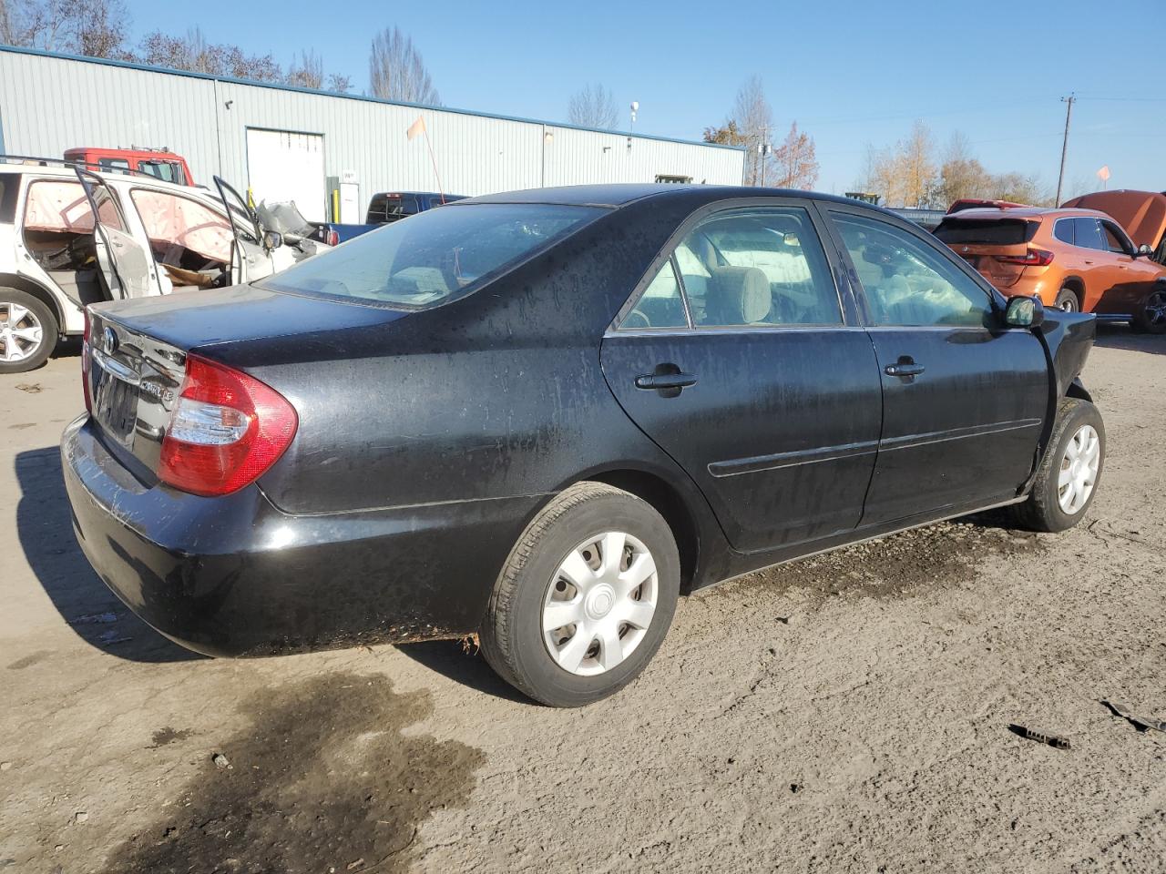 Image 3 of 2002 TOYOTA CAMRY LE 2002 with VIN JTDBE32K820054319