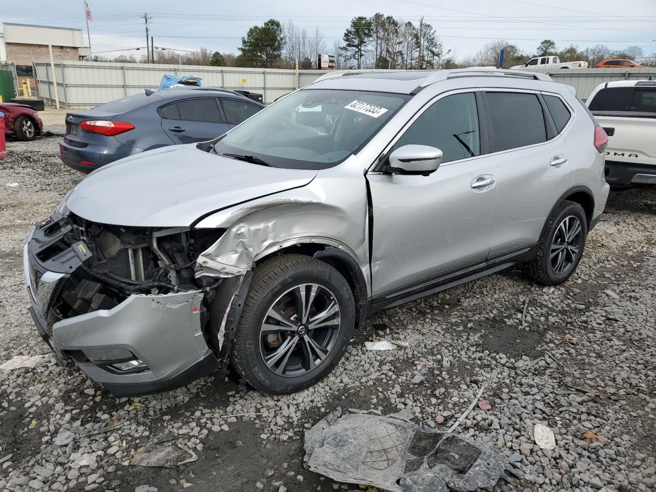 Obraz 1 z 2017 NISSAN ROGUE SV 2017 z VIN 5N1AT2MV5HC760640