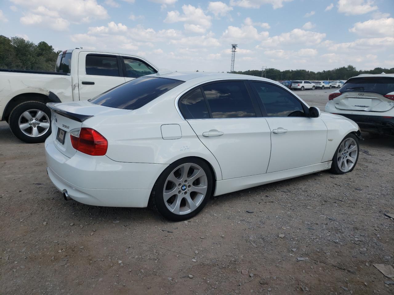 Image 3 of Bmw 335 I 2008 with VIN WBAVB77548NM05641