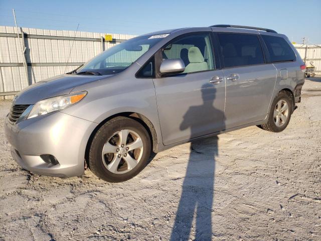 Изображение 2013 TOYOTA SIENNA LE 2013
