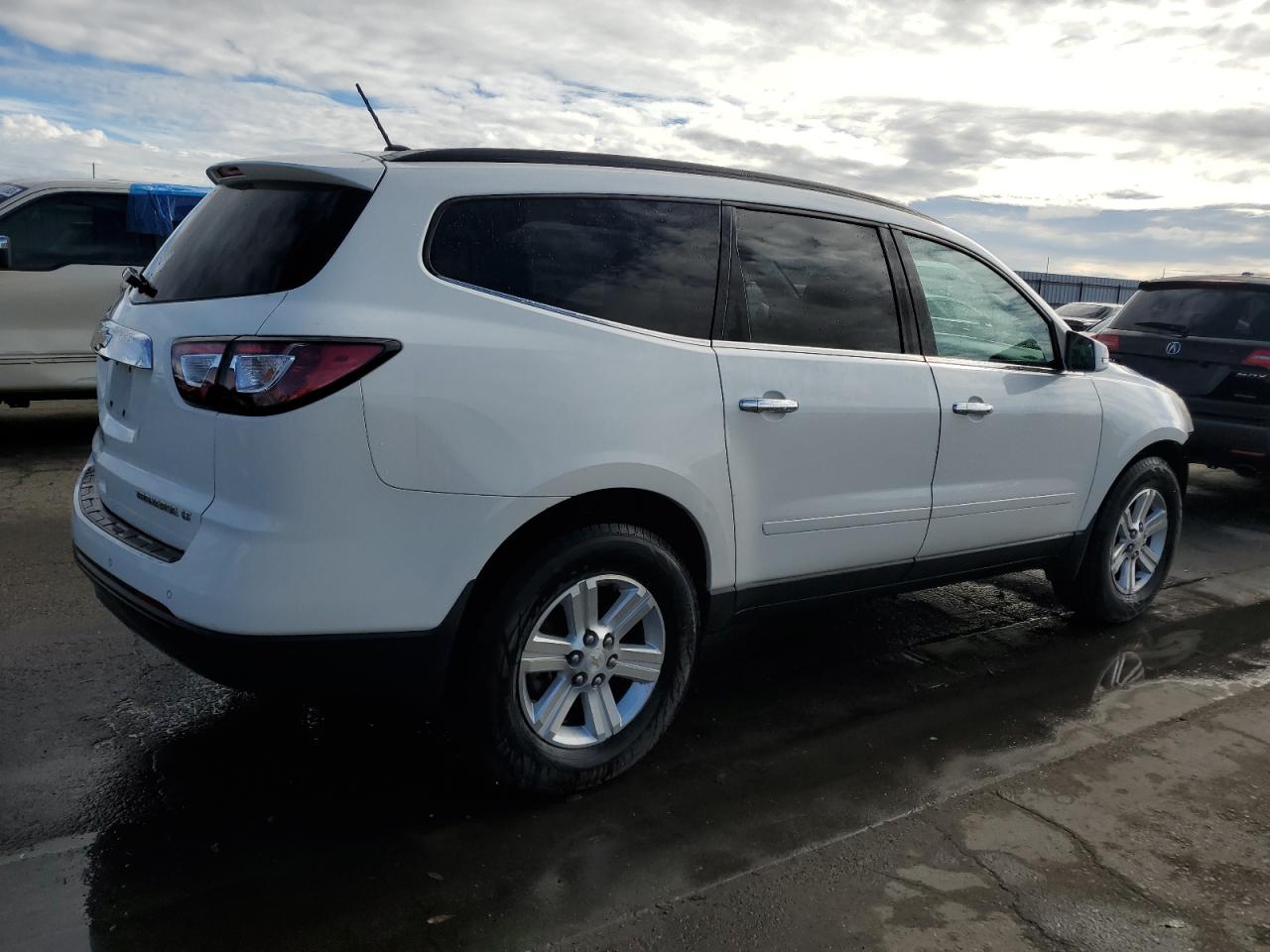 Изображение 3 2013 CHEVROLET TRAVERSE LT 2013 с VIN 1GNKRJKD0DJ138357