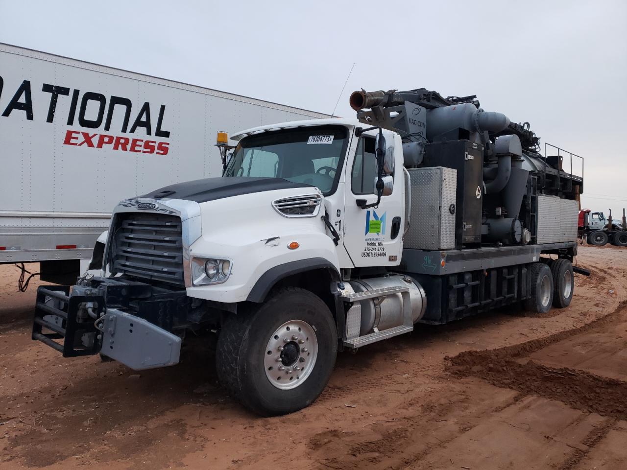 Image 2 of 2017 FREIGHTLINER 114SD  2017 with VIN 1FVHG3DV3HHJB5842