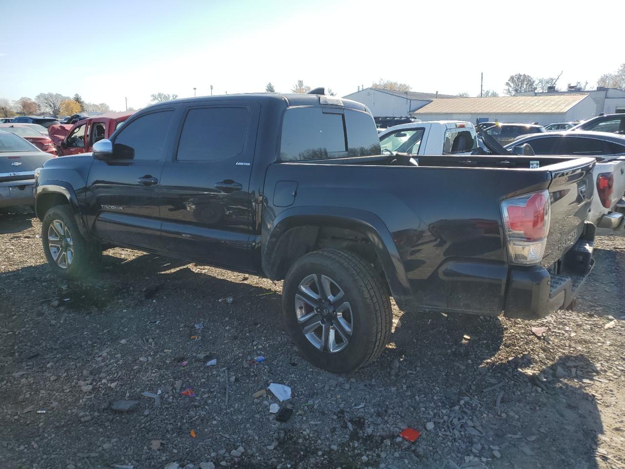 Image 2 of 2017 TOYOTA TACOMA DOUBLE CAB 2017 with VIN 3TMGZ5AN2HM081636
