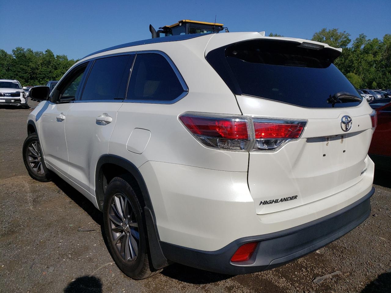Изображение 2 2016 TOYOTA HIGHLANDER XLE 2016 с VIN 5TDJKRFH7GS328751