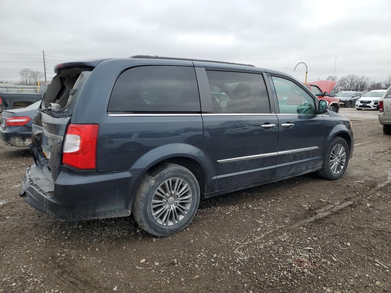 Image 3 of 2014 CHRYSLER TOWN & COUNTRY TOURING L 2014 with VIN 2C4RC1CGXER329153