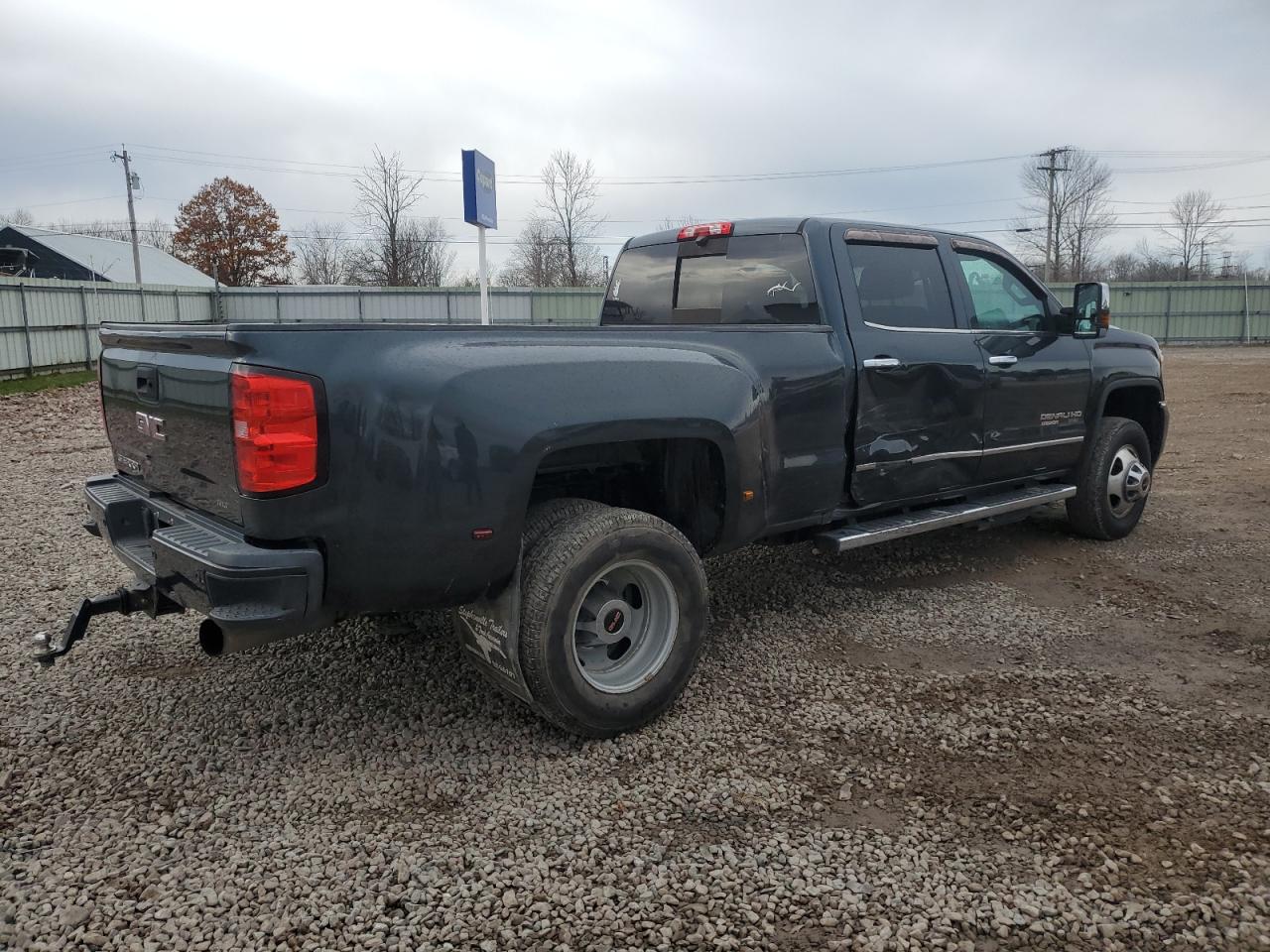Obraz 3 z Gmc Sierra K3500 Denali 2019 z VIN 1GT42WEY6KF125985