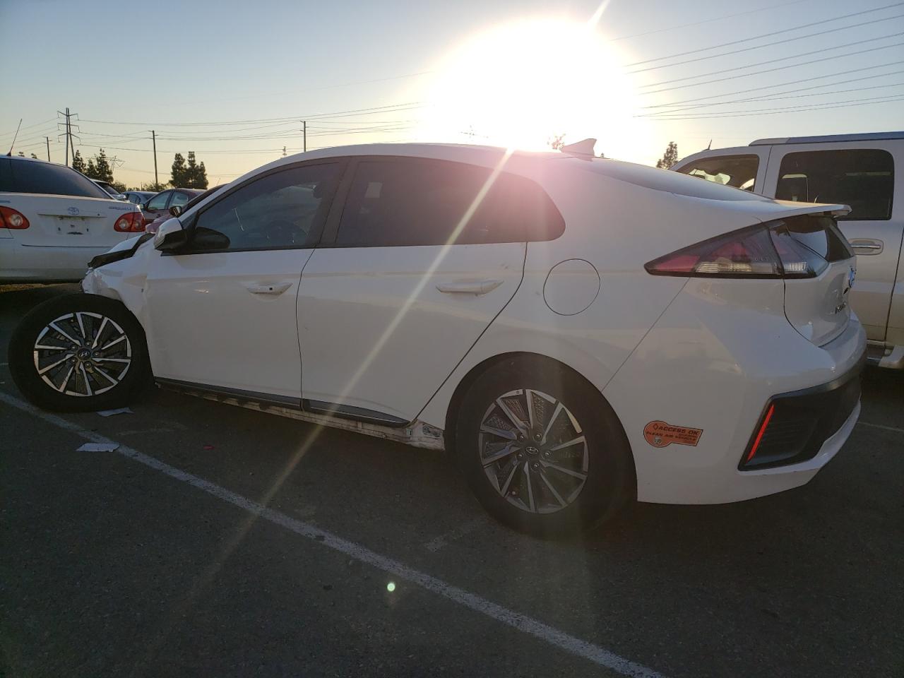 Image 2 of 2020 HYUNDAI IONIQ SE 2020 with VIN KMHC75LJ6LU063493