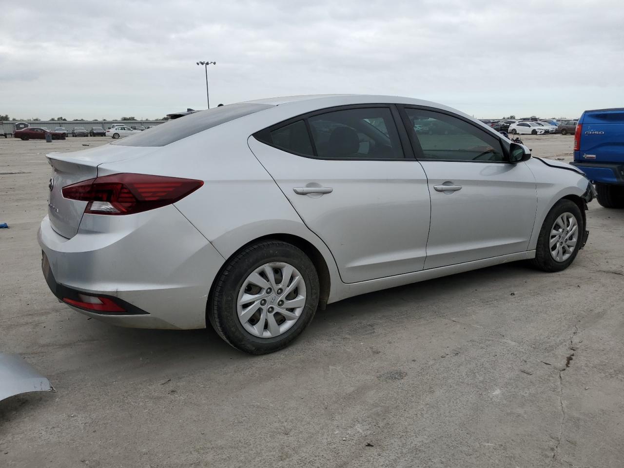 Изображение 3 2019 HYUNDAI ELANTRA SE 2019 с VIN 5NPD74LF8KH489855