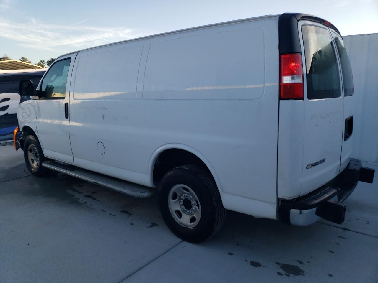 Image 2 of 2022 CHEVROLET EXPRESS G2500  2022 with VIN 1GCWGAFP7N1222214