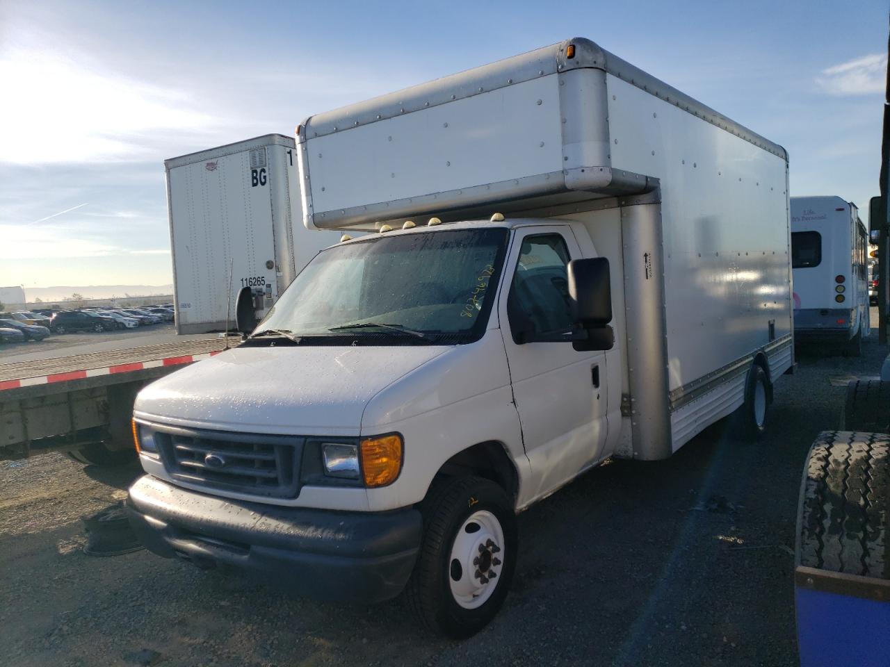 Obraz 1 z 2006 FORD ECONOLINE E450 SUPER DUTY CUTAWAY VAN 2006 z VIN 1FDXE45S16HA78603