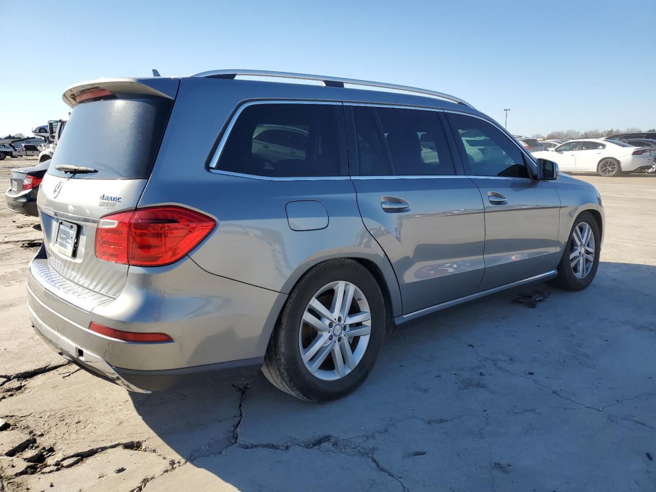 Image 3 of 2014 MERCEDES-BENZ GL 450 4MATIC 2014 with VIN 4JGDF7CE2EA324712