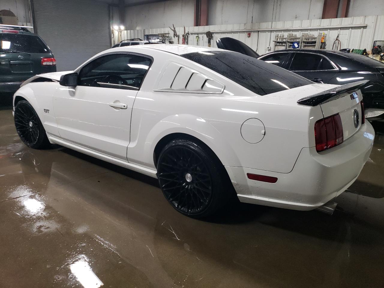 Obraz 2 z 2005 FORD MUSTANG GT 2005 z VIN 1ZVFT82H755138659