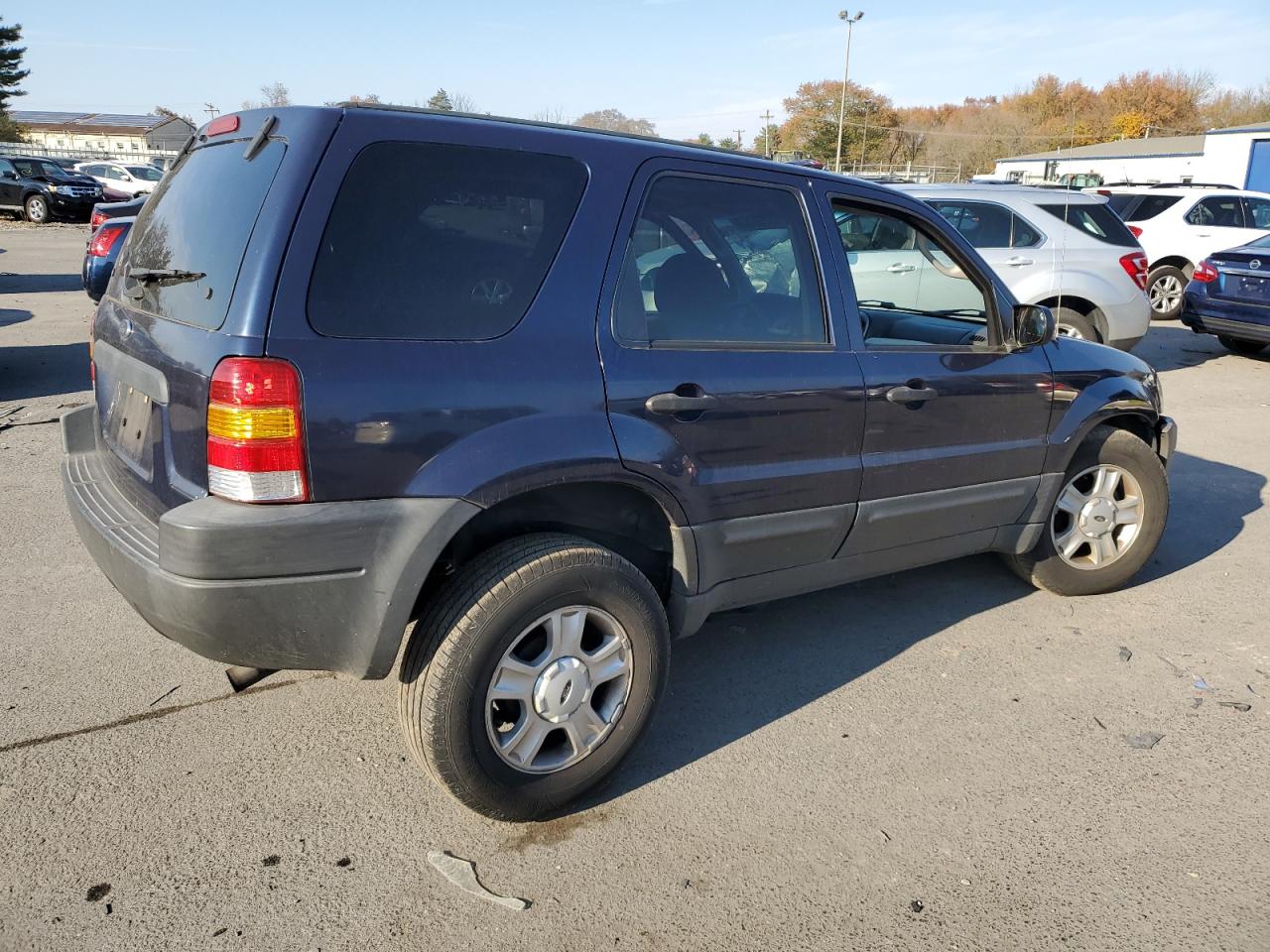 Image 3 of 2004 FORD ESCAPE XLT 2004 with VIN 1FMCU93124KA78859