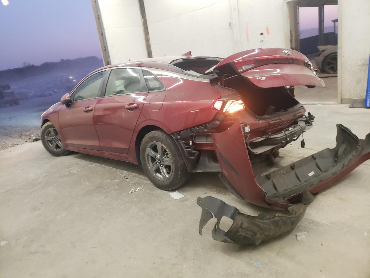 Obraz 2 z 2021 KIA K5 LXS 2021 z VIN 5XXG14J29MG011313