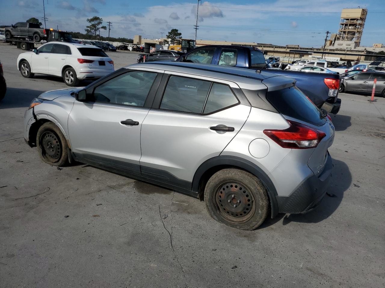 Obraz 2 z 2020 NISSAN KICKS S 2020 z VIN 3N1CP5BV5LL483705