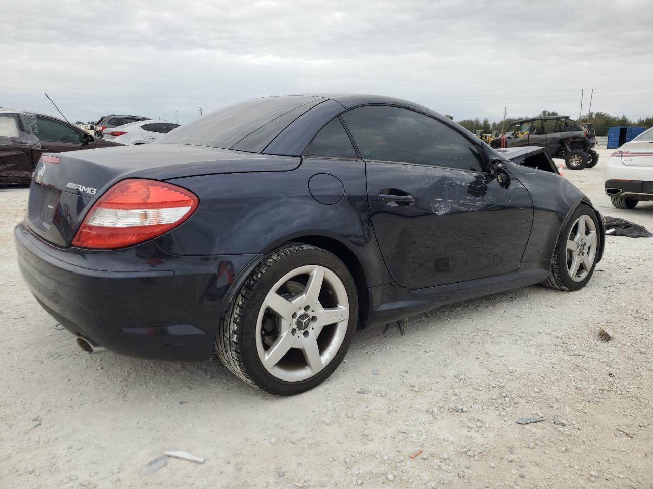Image 3 of 2005 MERCEDES-BENZ SLK 350 2005 with VIN WDBWK56F65F079268