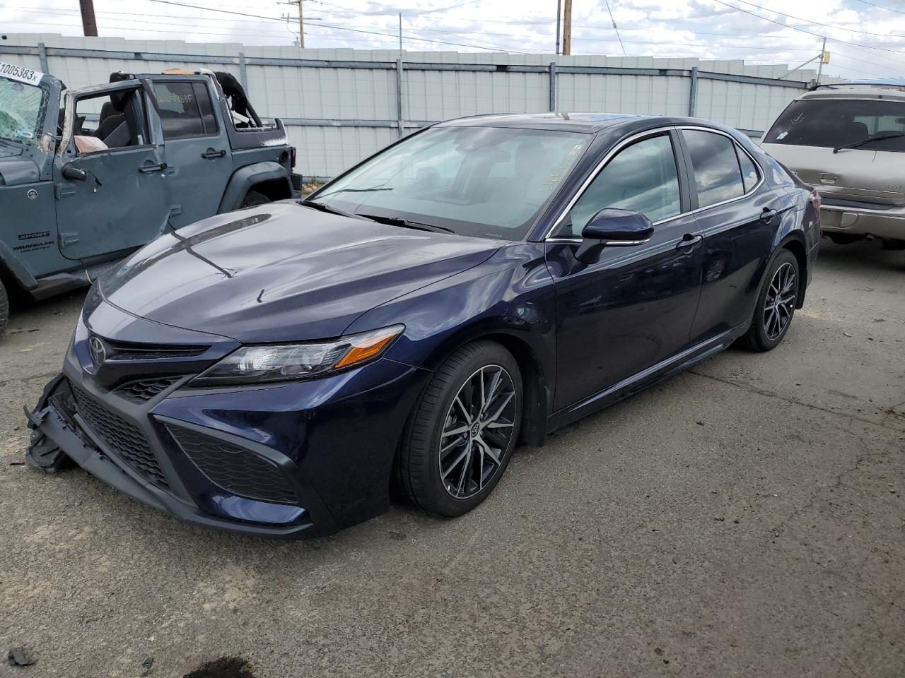 Obraz 1 z 2021 TOYOTA CAMRY SE 2021 z VIN 4T1G11BKXMU029693