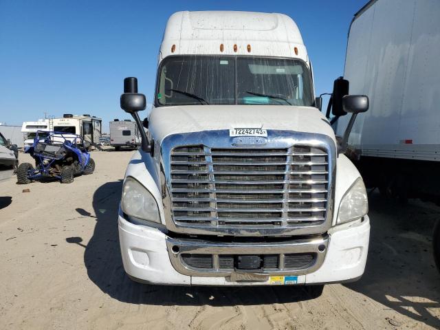 Image 2 of 2016 FREIGHTLINER CASCADIA 125  2016 with VIN 3AKGGLD50GSGC5441