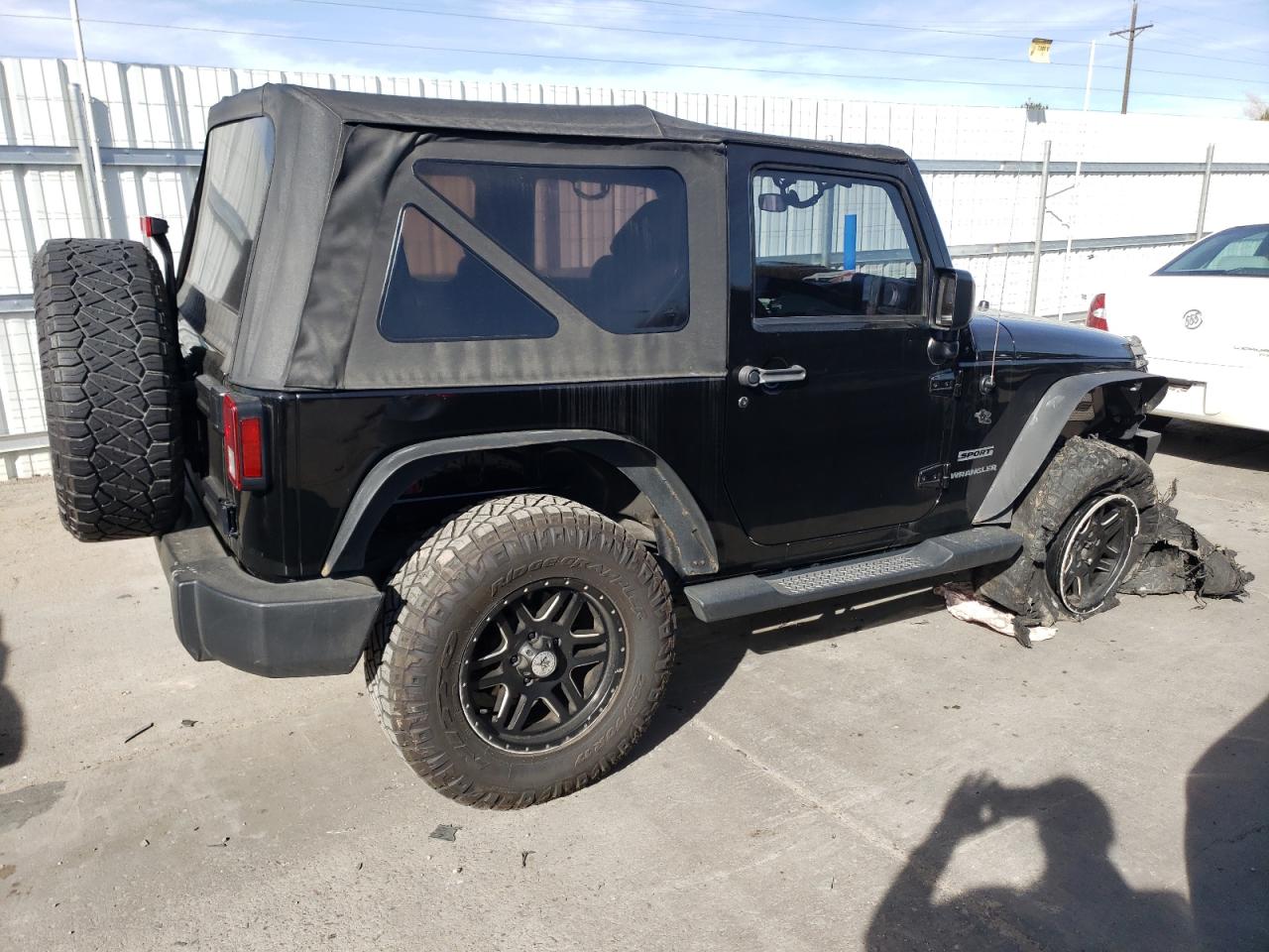 Obraz 3 z 2017 JEEP WRANGLER SPORT 2017 z VIN 1C4AJWAG5HL588164